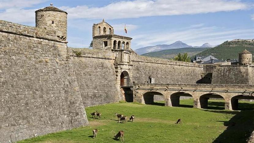 Appartamento Piso Pirineos Jaca Esterno foto